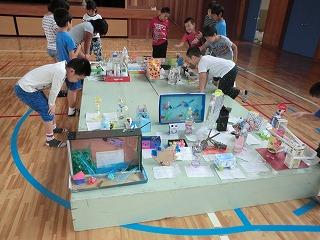 リサイクル工作作品展の展示風景の画像1