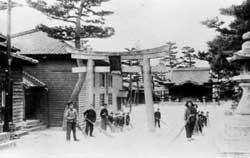 昭和5年の味生神社の清掃の写真