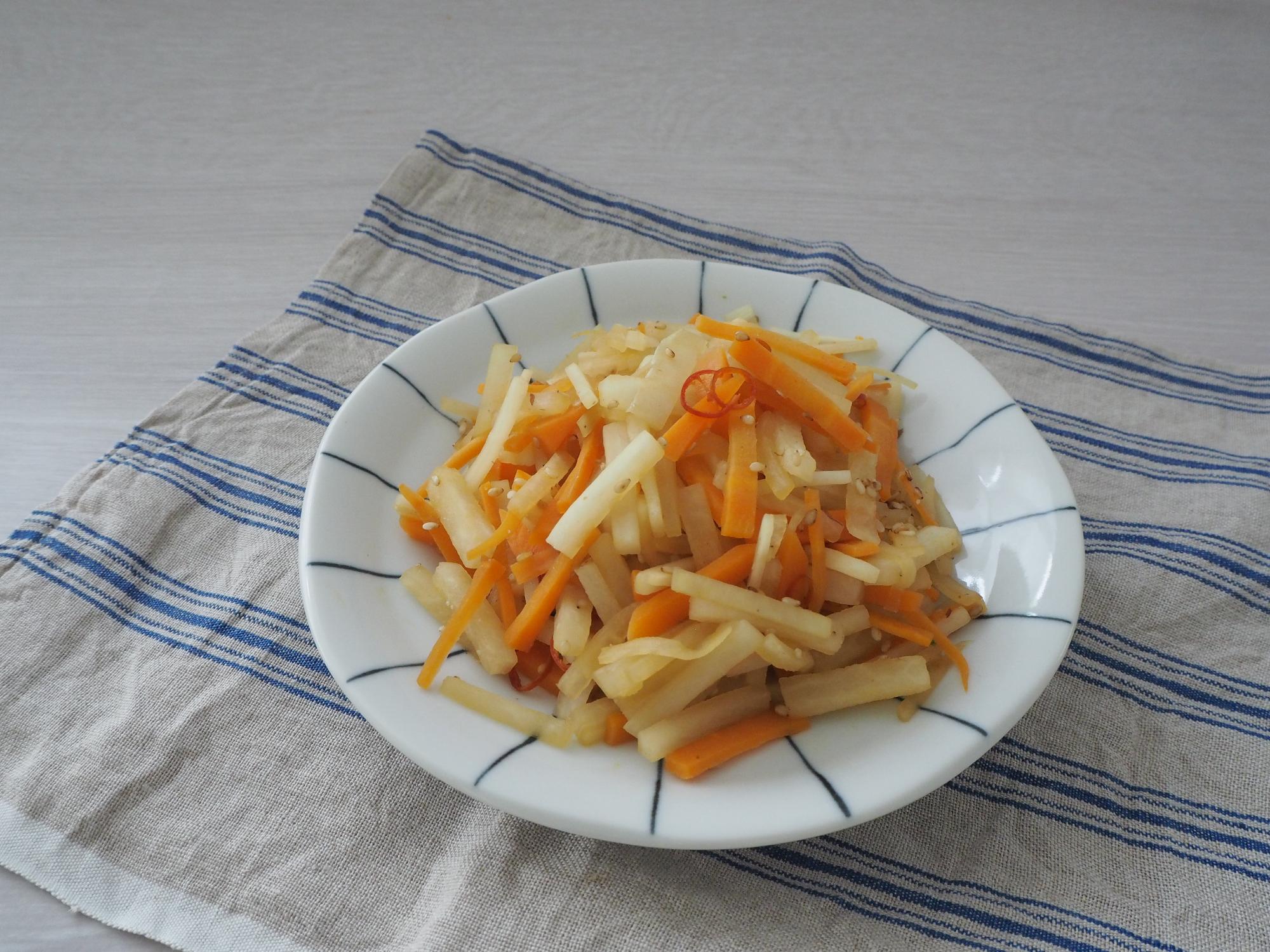 皮ごと食べよう、大根とにんじんのきんぴら