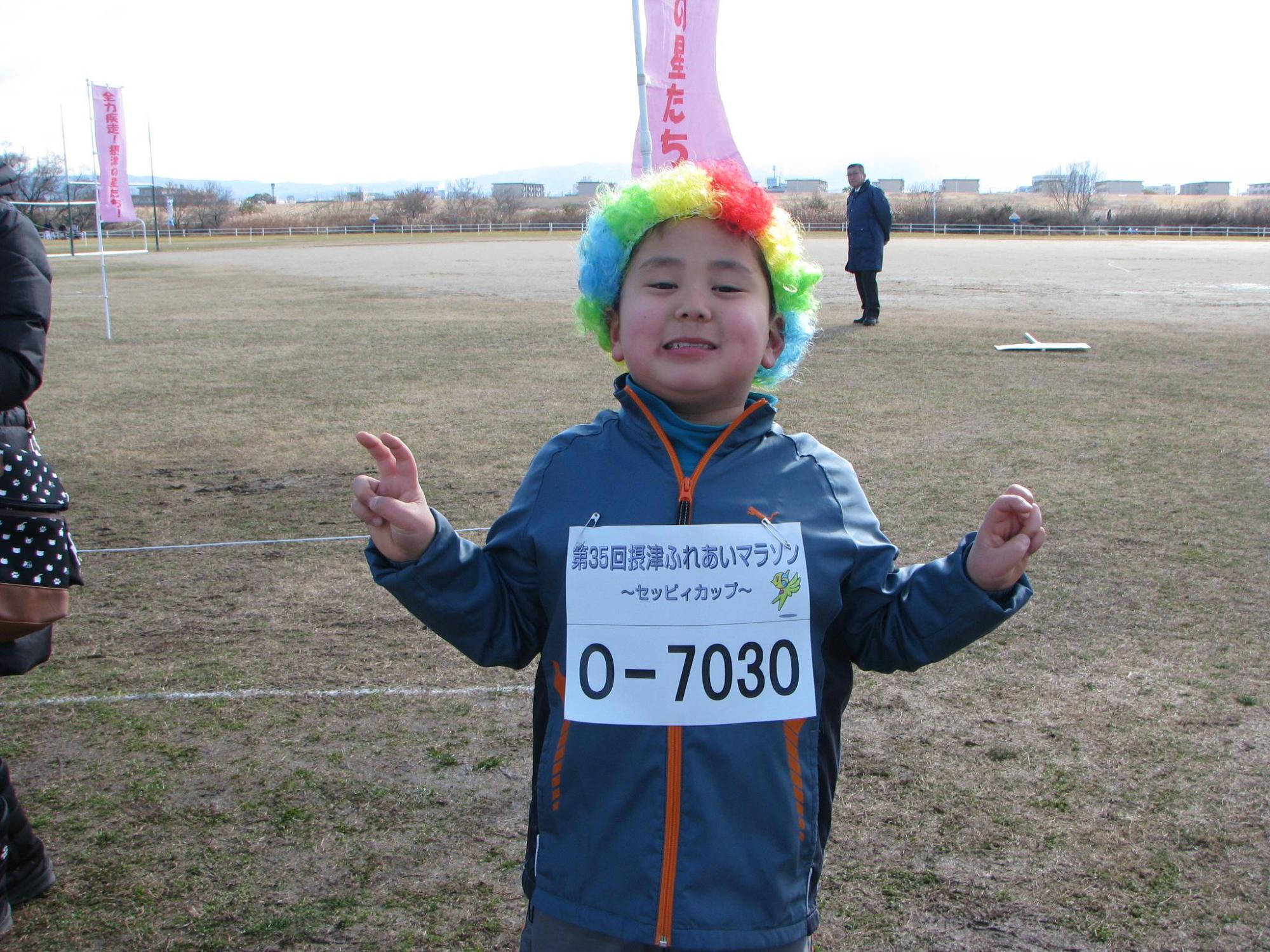 仮装した児童の写真