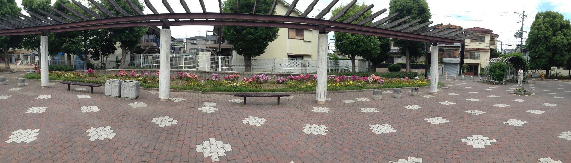 三島公園内花壇のパノラマ写真