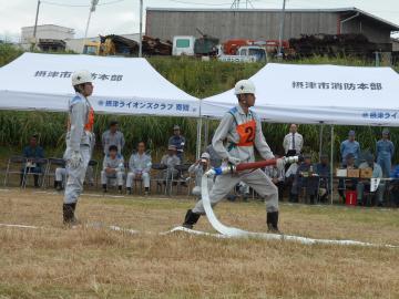 「ポンプ車操法訓練9」（写真）