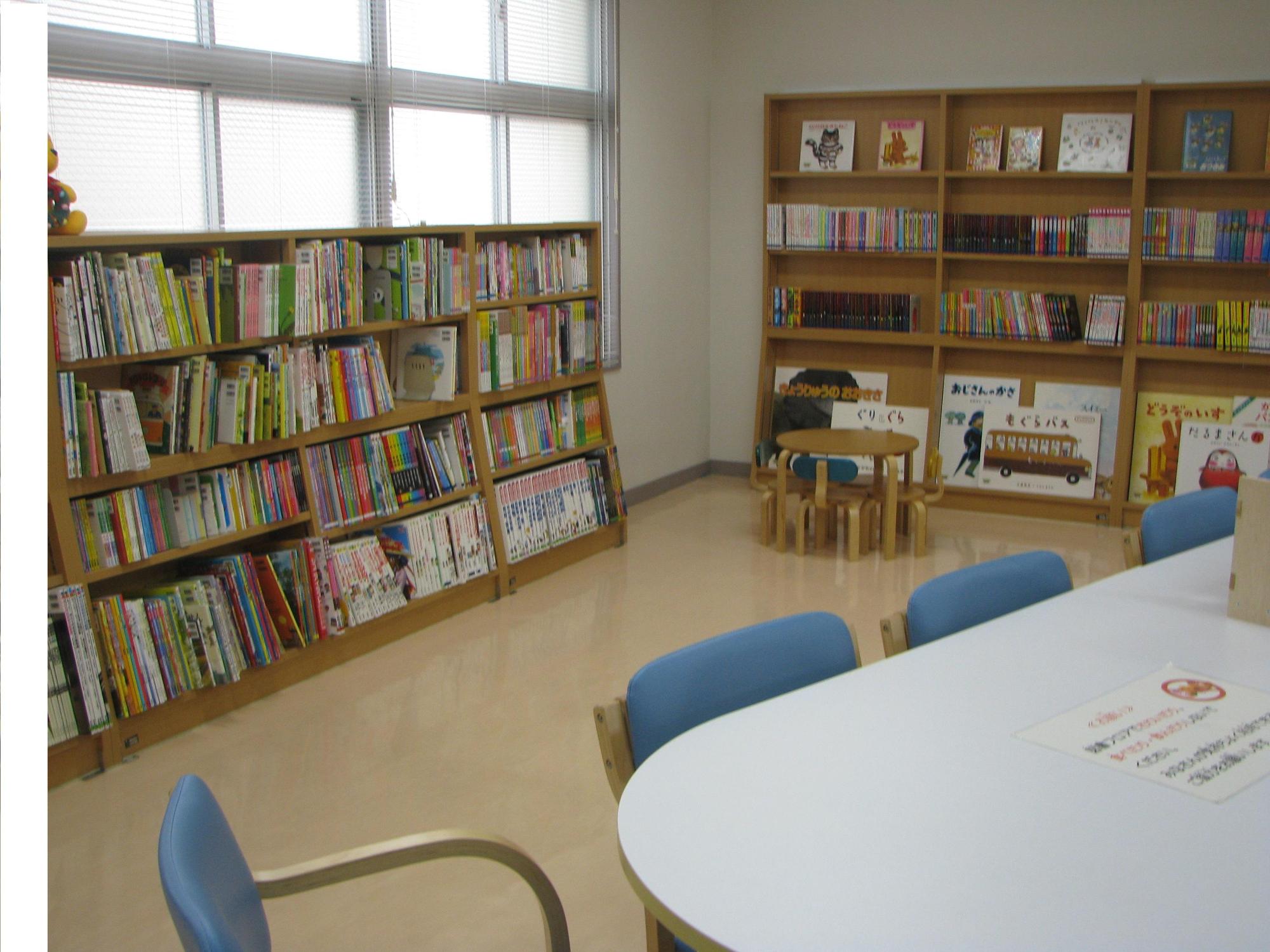 千里丘公民館の図書室の写真