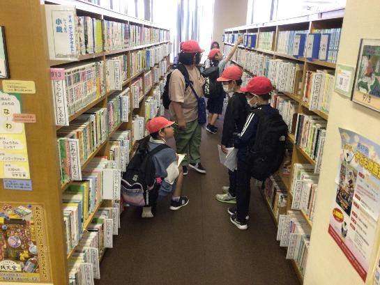 4年 図書館見学