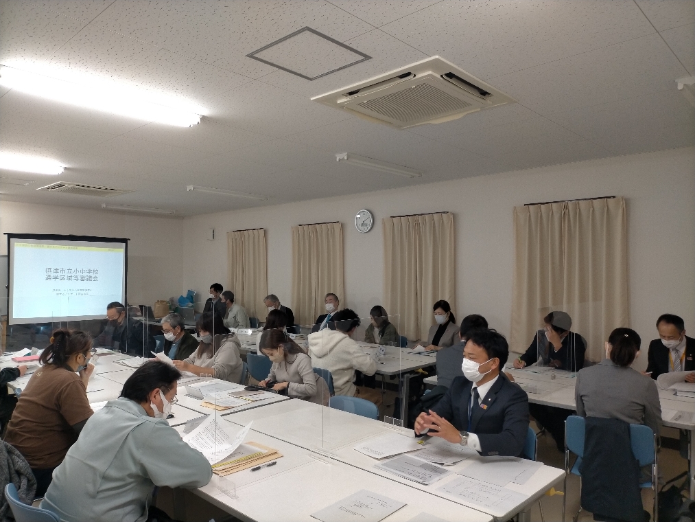 第3回小中学校通学区域等審議会写真2