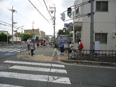 通学路交通安全指導の様子